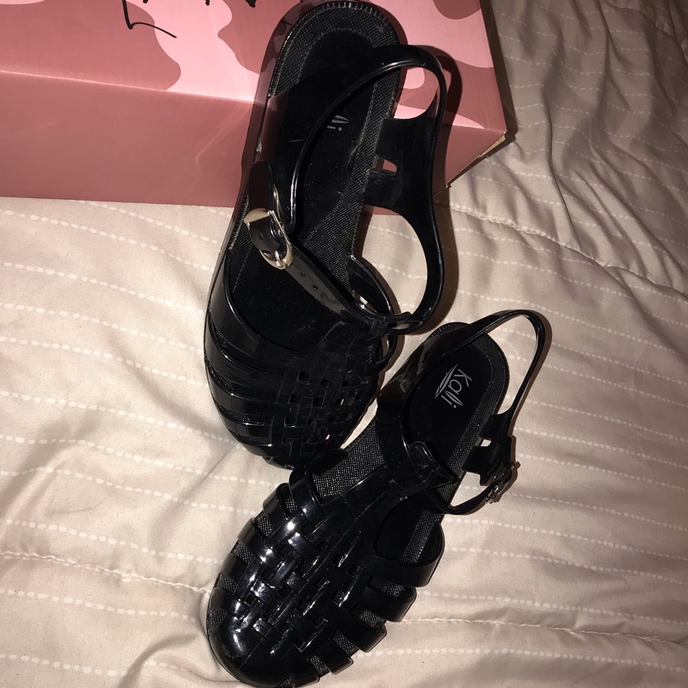 Kali black “jelly” sandals 🖤🖤😍